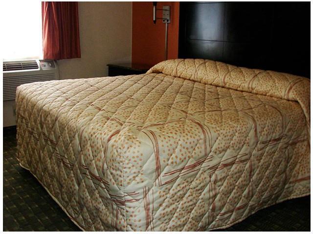 Red Carpet Inn Elmwood Elmwood Park Room photo